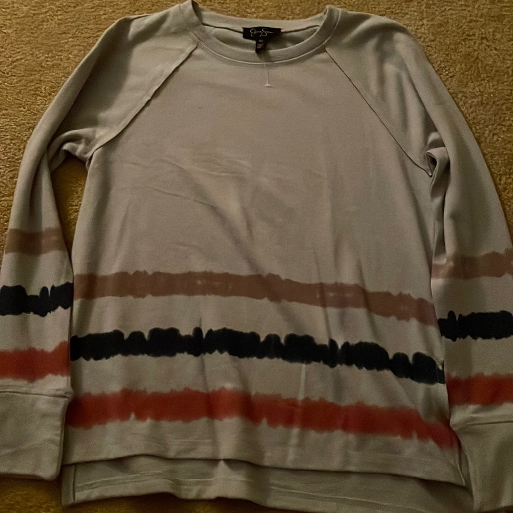 jessica simpsons long sleeve/light weight crew neck!